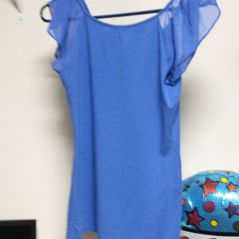 Express medium Ruffle Sleeve top - Picture 2 of 3